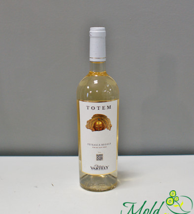 Vin alb sec Totem "Fetească Regală" foto 394x433